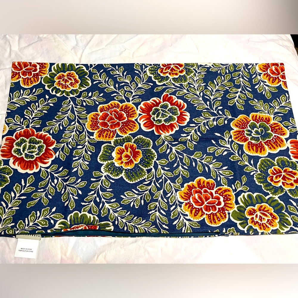 Pottery Barn Vintage Floral Linen Lumbar Pillow Cover, 16X26”